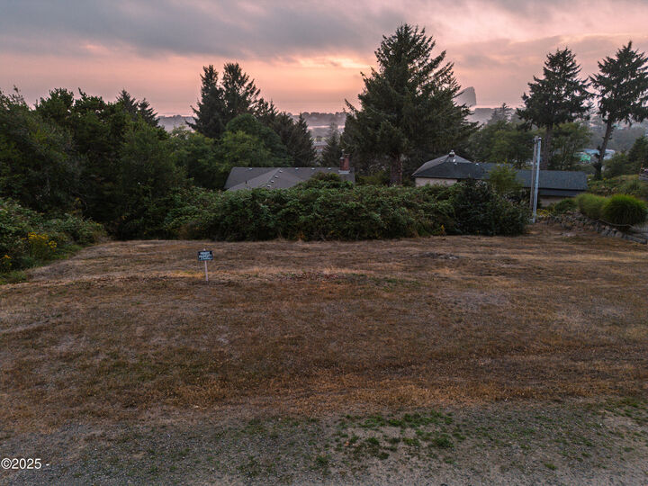 Property Photo: 35565 & 35530 Lower Loop Road OR 97135