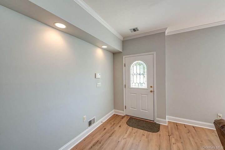 Property Photo:  513 Narragansett Villas Drive 513  NY 11757 