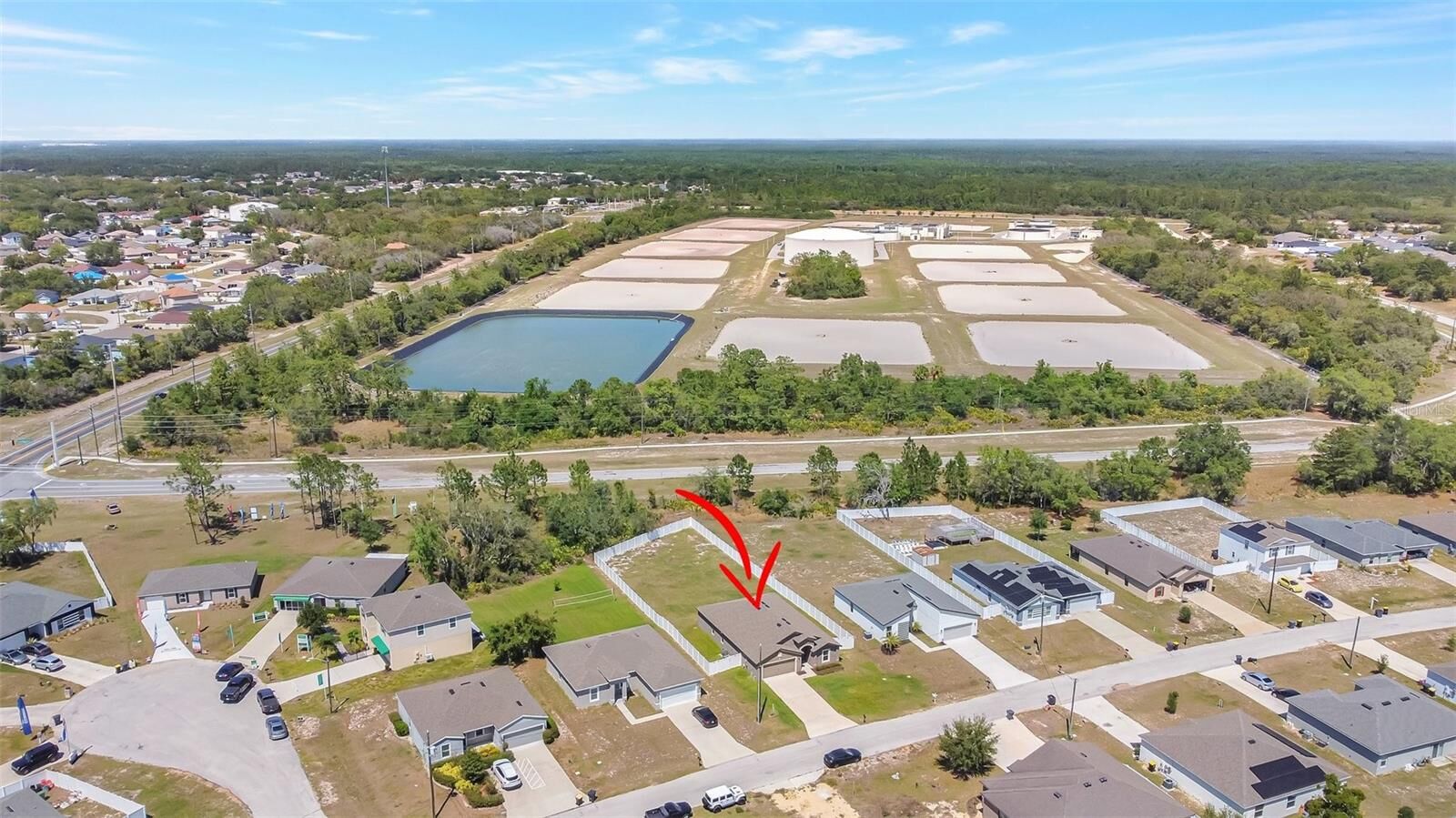 Property Photo: 329 W Aster Court FL 34759