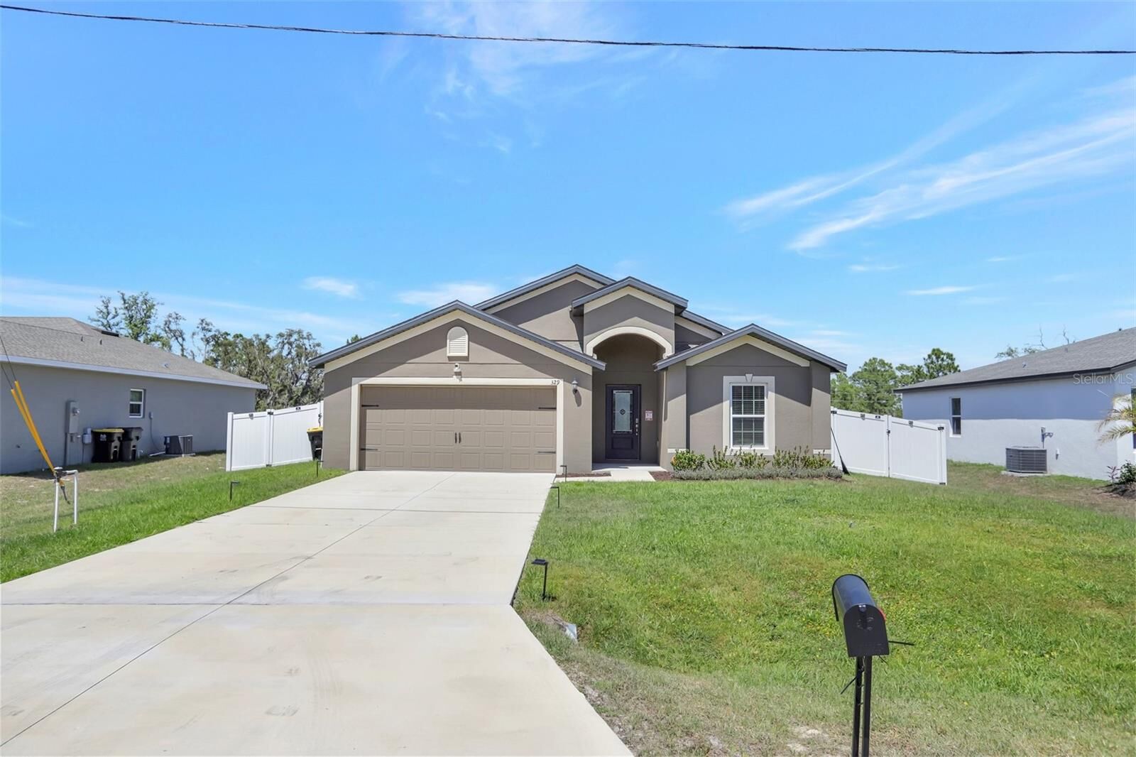 Property Photo:  329 W Aster Court  FL 34759