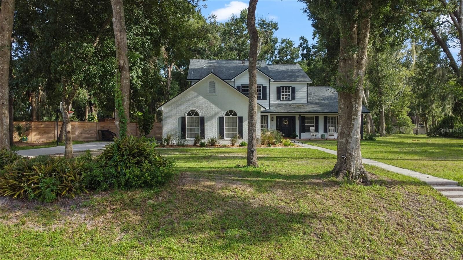 Property Photo:  11505 Mellow Creek Lane  FL 33569 