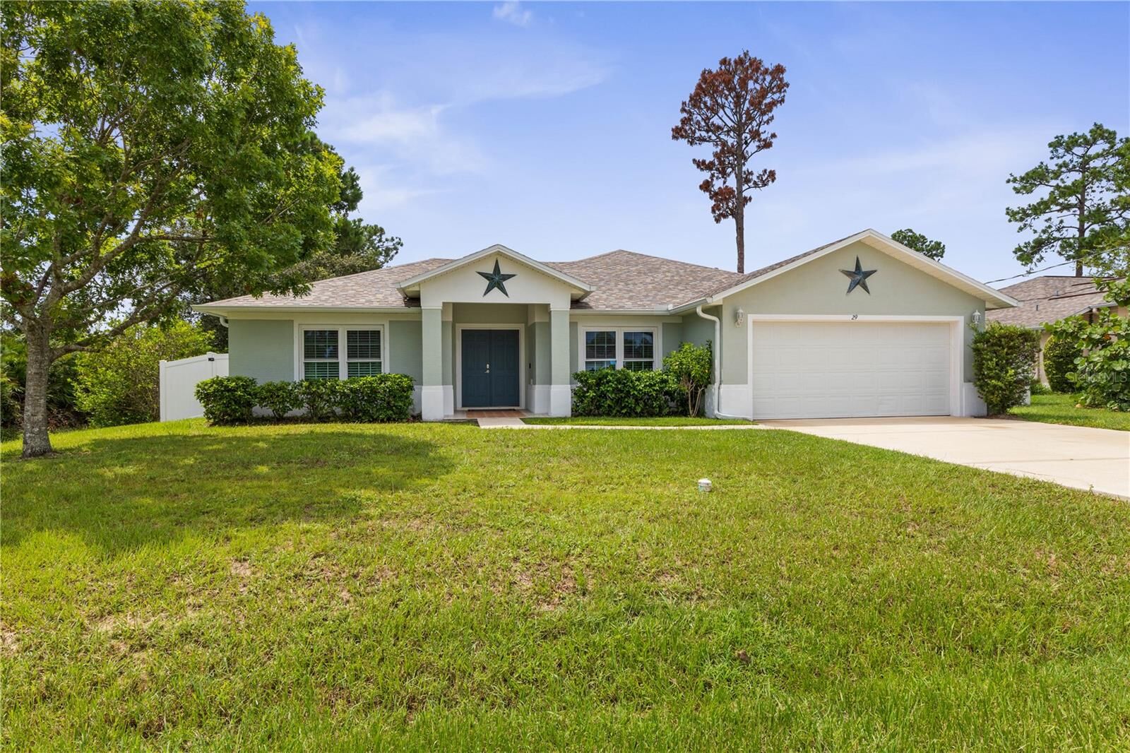 Property Photo: 29 Fenwood Lane FL 32137