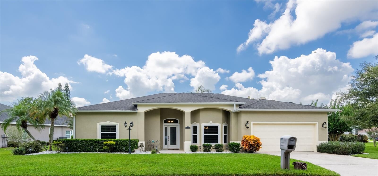 Property Photo:  715 Jessanda Circle  FL 33813 