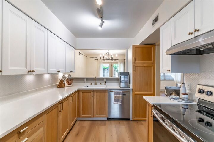 Property Photo:  716 Edgewater Drive 2A  FL 32804 