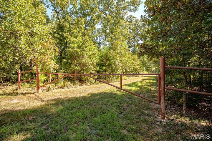 Property Photo: 10900 County Road 3600 MO 65559