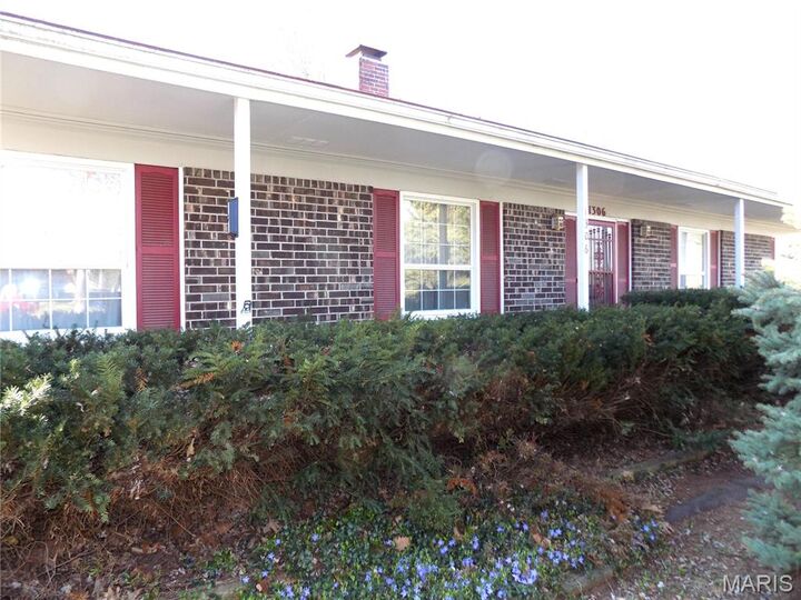 Property Photo: 1306 Broadway Street MO 65401