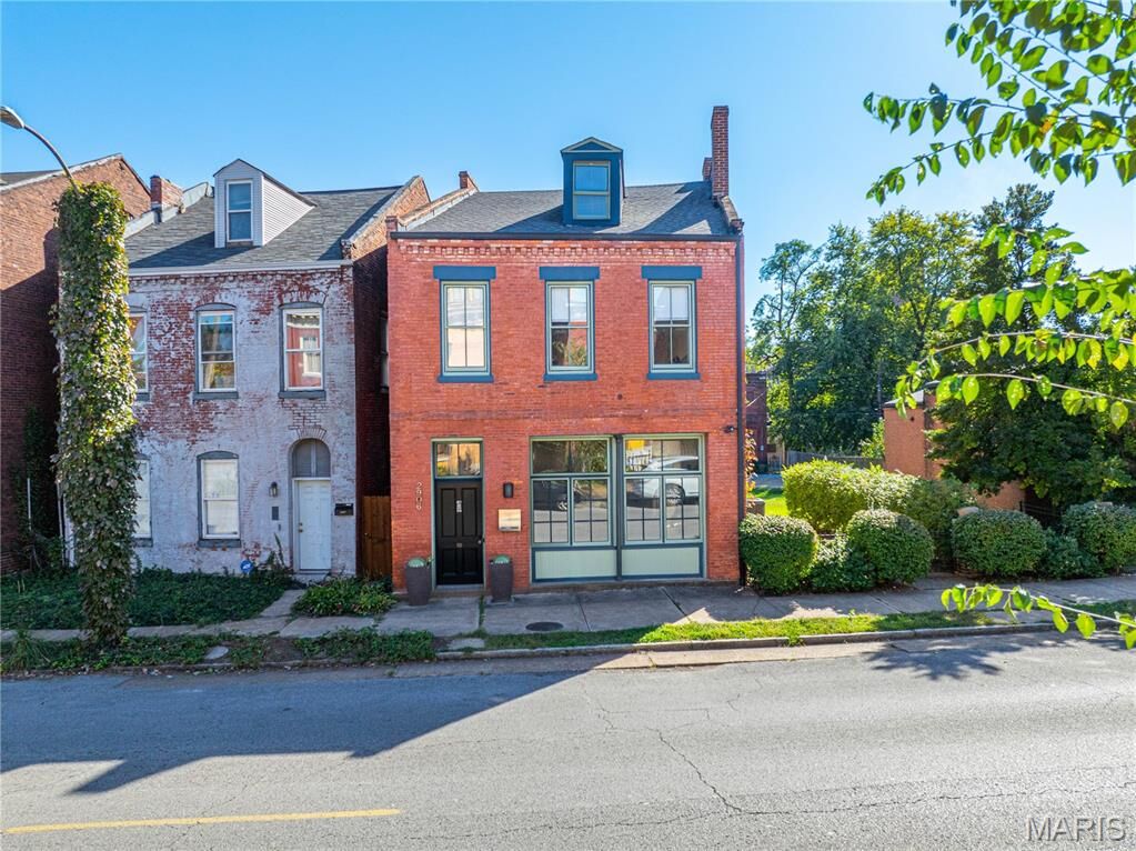 Property Photo:  2906 Lemp Avenue  MO 63118 