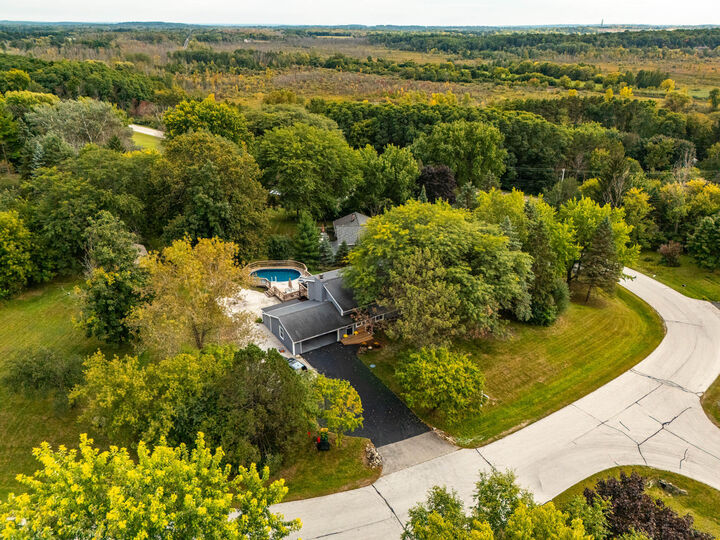 Property Photo:  603 Jordan Cir  WI 53017 