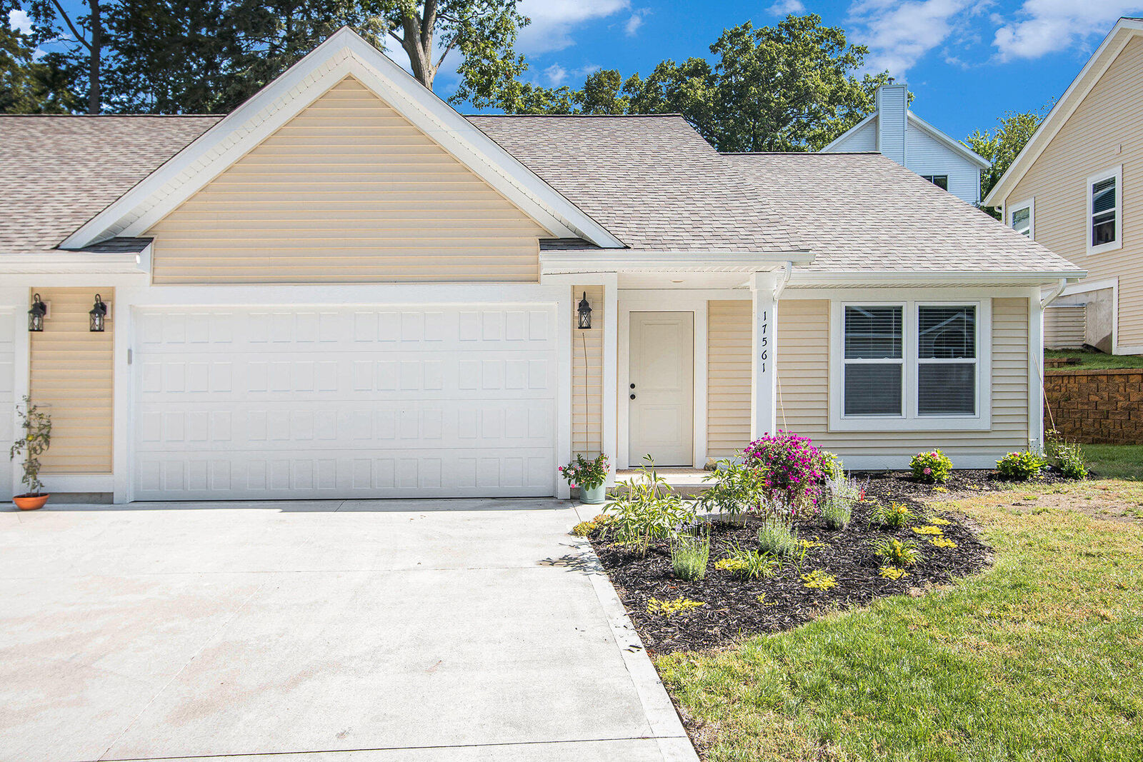 Property Photo: 17561 Beechwood Lane Lane MI 49456