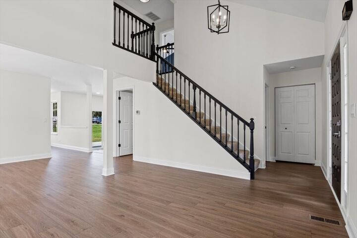 Property Photo: 1740 Bradford Lane IL 60014
