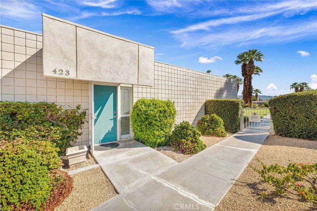 Property Photo: 423 Sandpiper Street CA 92260
