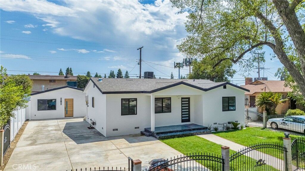 Property Photo: 14448 Pinney Street CA 91331