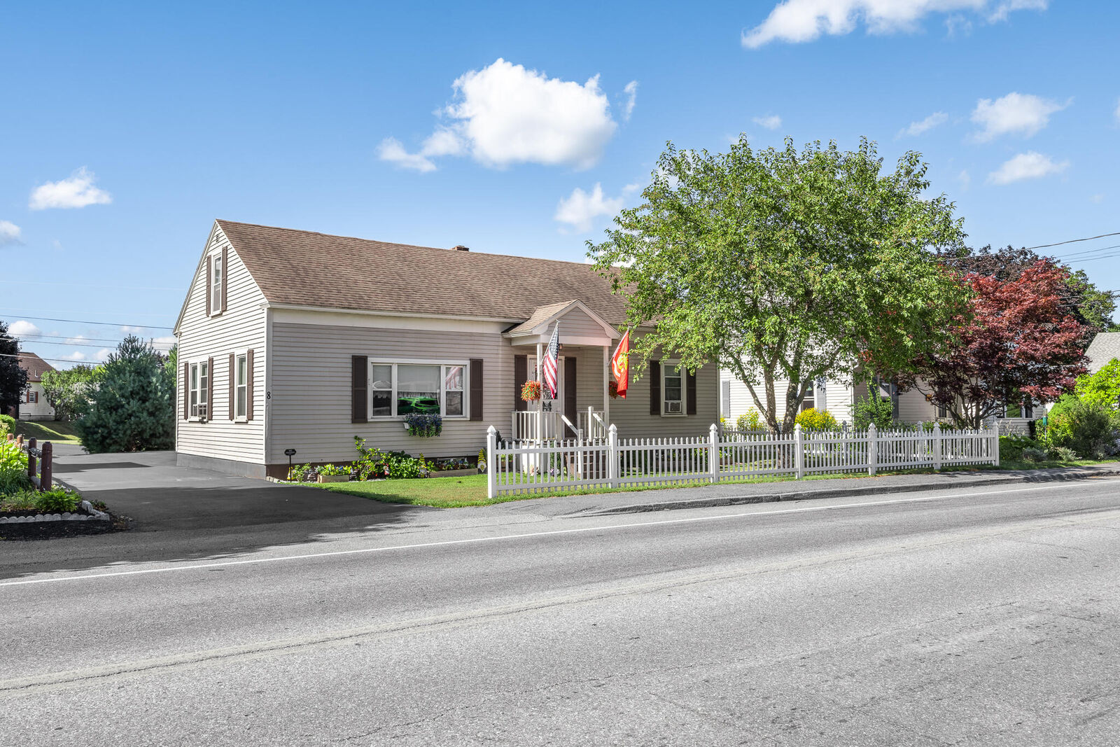 Property Photo: 8 Townsend Road ME 04330