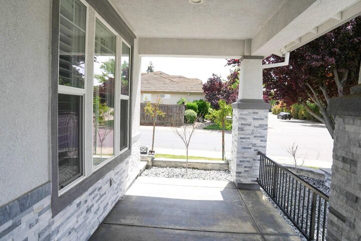 Property Photo: 8919 Haflinger Way CA 95757