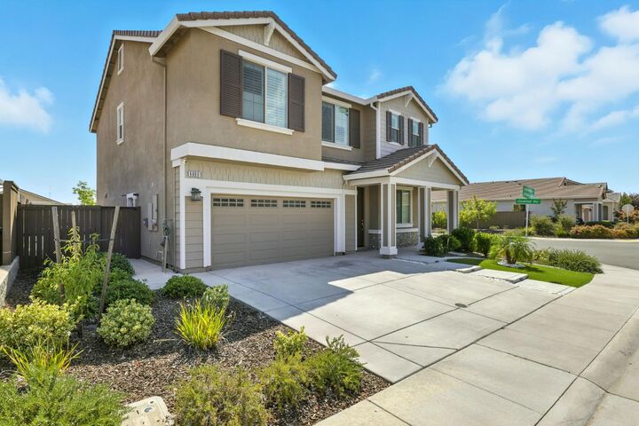 Property Photo: 6000 Shimmer Falls Drive CA 95747