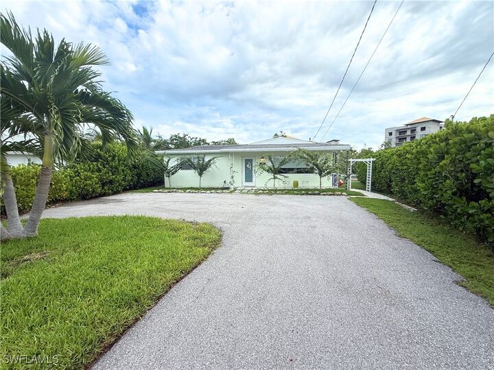 Property Photo: 578 14th Street N FL 34102