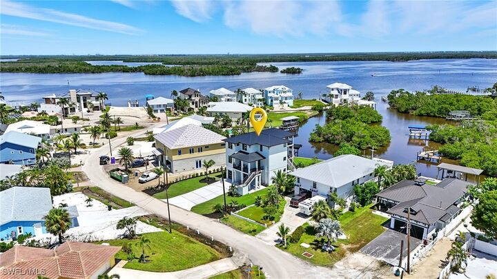Property Photo:  306 Seminole Way  FL 33931 