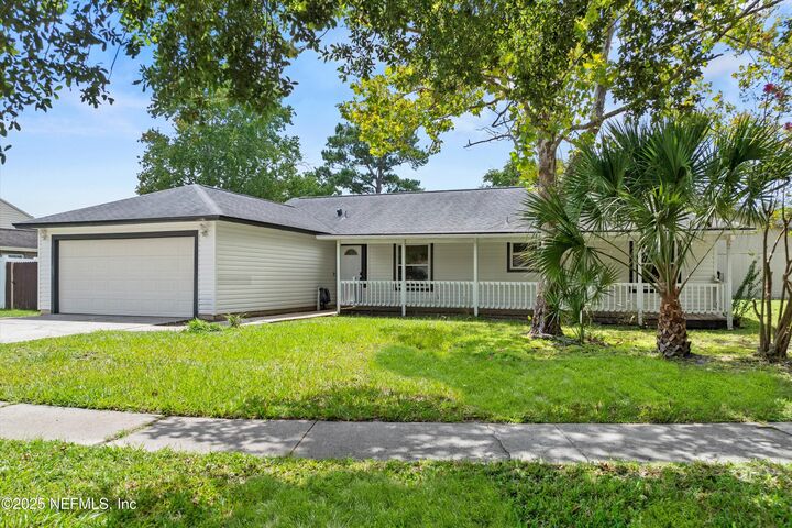 Property Photo: 10930 Grand Trunk Lane FL 32257
