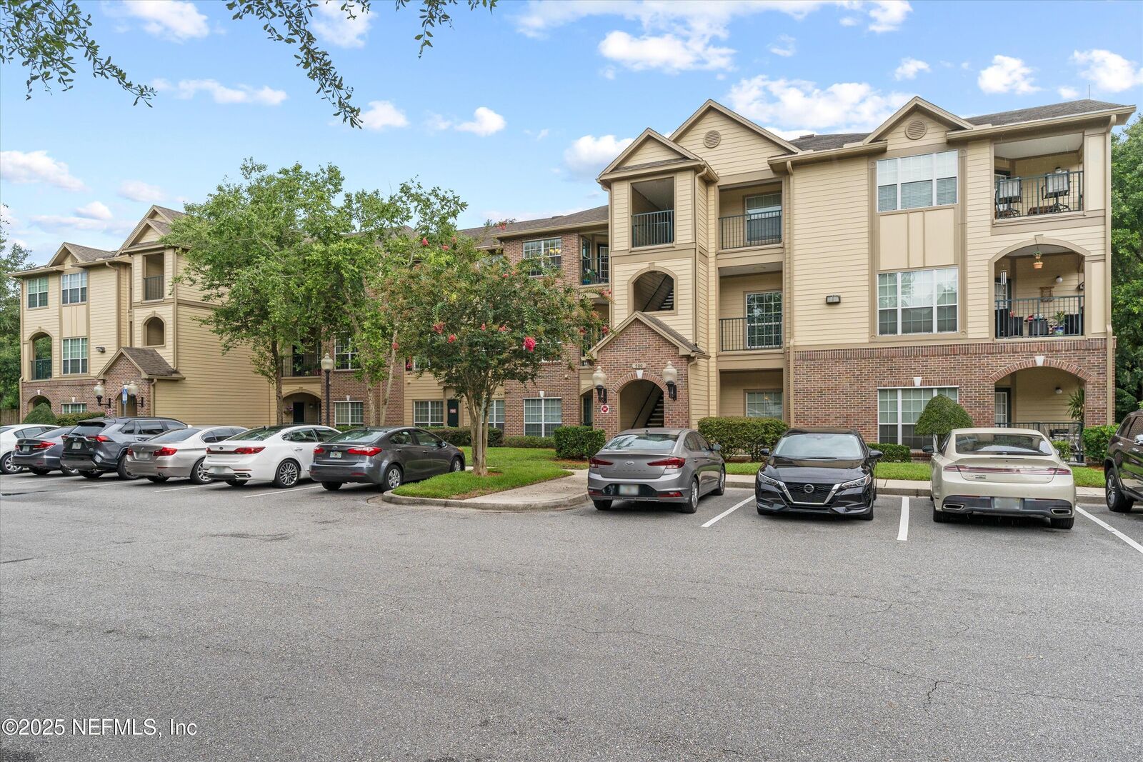 Property Photo:  7800 Point Meadows Drive 526  FL 32256 