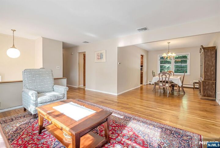 Property Photo:  54 Willow Way  NJ 07465 