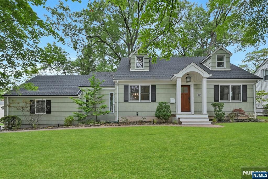 Property Photo:  290 Midland Avenue  NJ 07661 