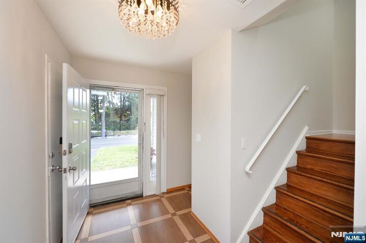 Property Photo:  33 Meadowview Terrace 33  NJ 07410 