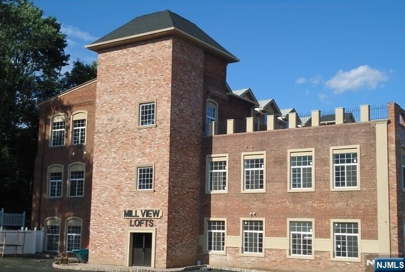 Property Photo:  55 Westervelt 102  NJ 07506 