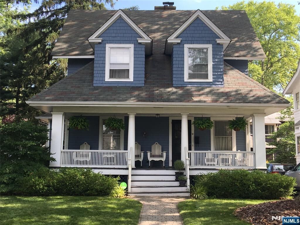 Property Photo:  10 Laurel Place  NJ 07028 