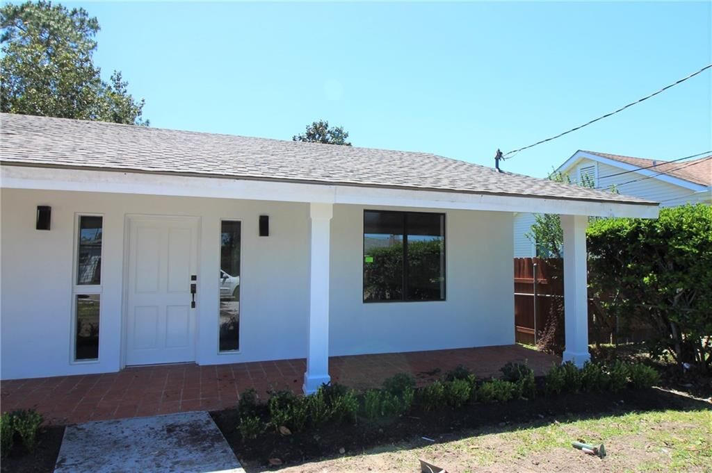 Property Photo:  103 Yorke Street B  LA 70037 