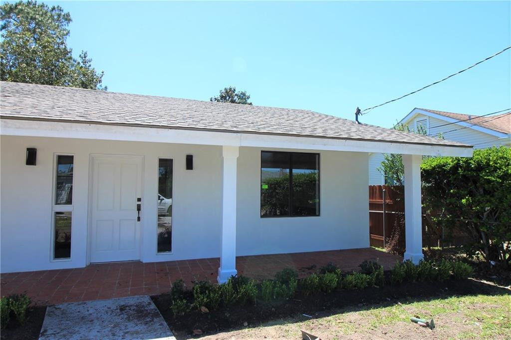 Property Photo:  103 Yorke Street B  LA 70037 