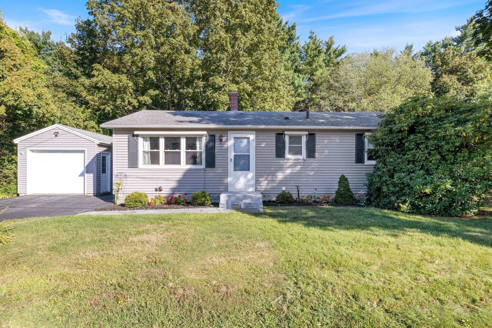 Property Photo:  41 Kelwyn Drive  NH 03878 