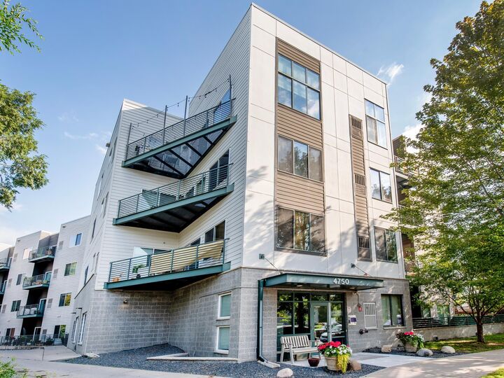4750 E 53rd Street 409  Minneapolis MN 55417 photo