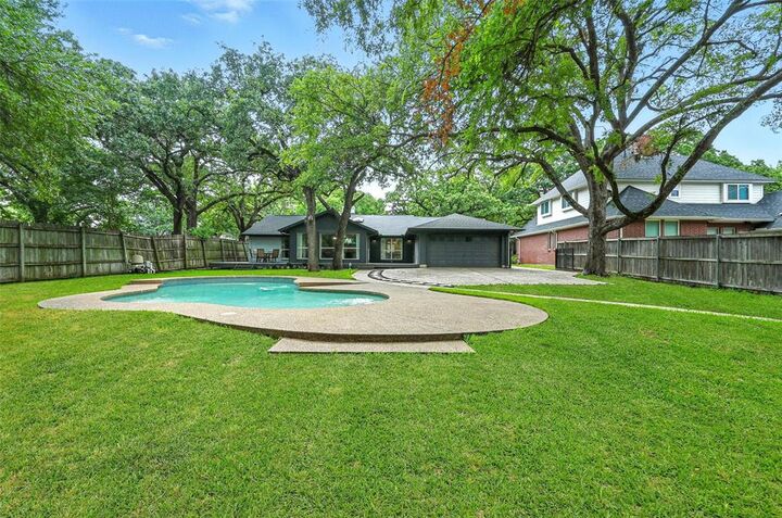 Property Photo:  2211 Patterson Place  TX 76012 