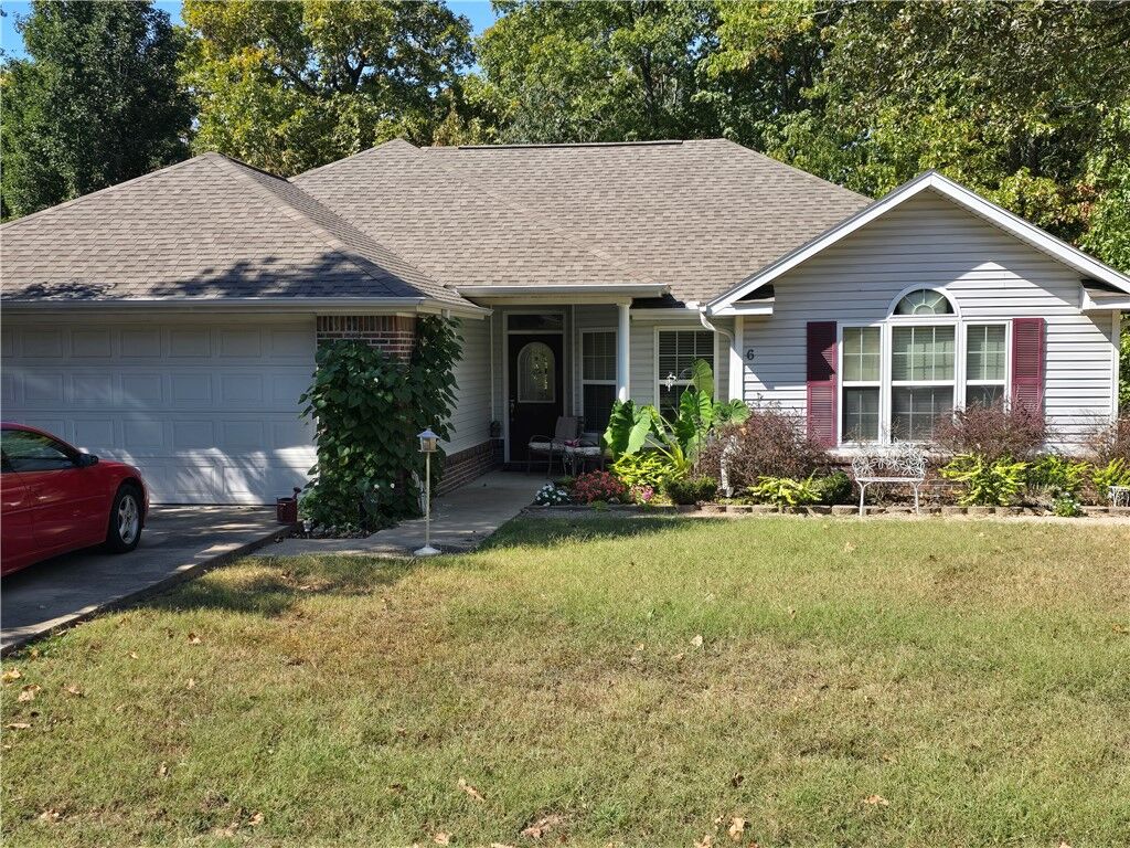 Property Photo: 6 Shefford Lane AR 72714