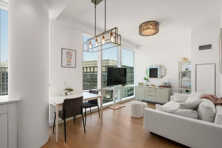 Property Photo:  188 Brookline Ave 19G  MA 02215 