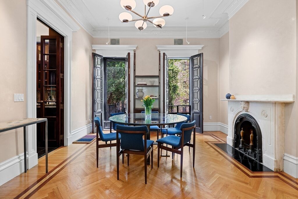Property Photo: 22 Worcester Sq 1 MA 02118