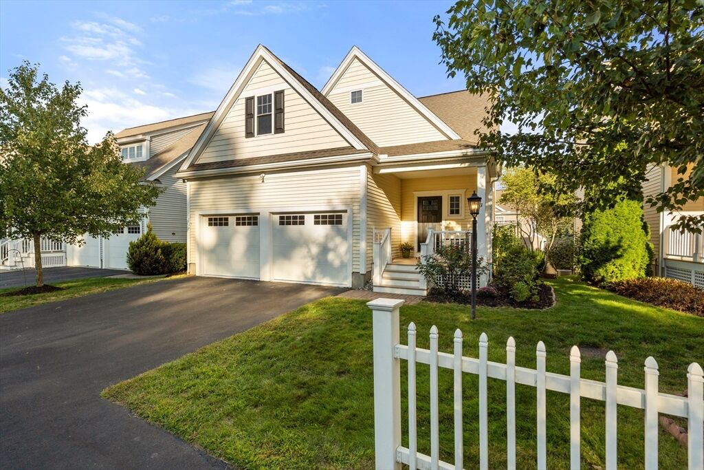 Property Photo:  3 Monument Pl 3  MA 01720 