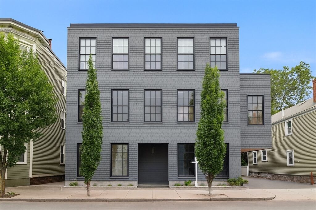 Property Photo: 618 East 2nd St 2 MA 02127