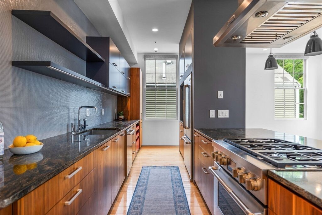 Property Photo: 618 East 2nd St 2 MA 02127