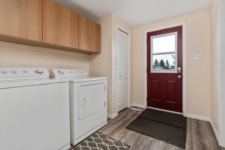 Property Photo:  307 Manning Avenue  AB T0B 2A0 