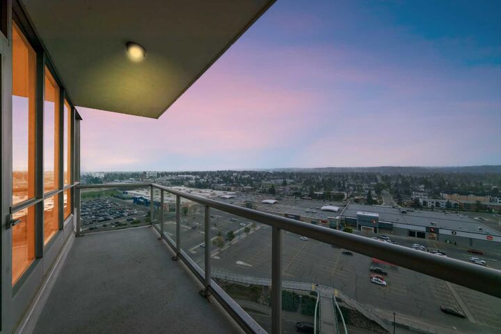 Property Photo:  55 Spruce Place SW 1606  AB T3C 3X5 