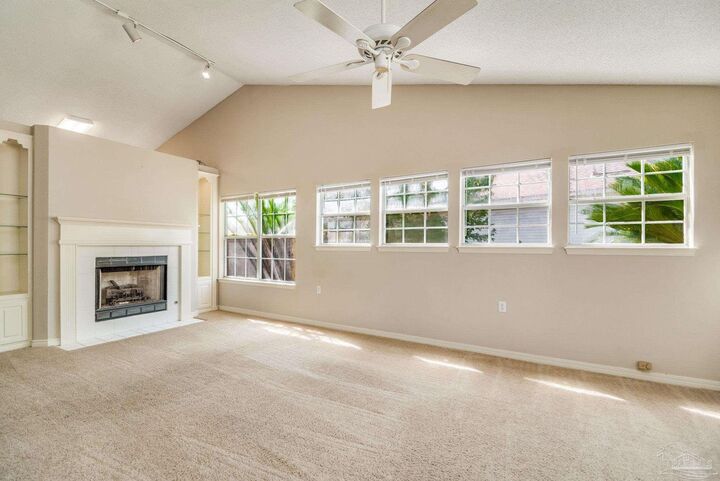 Property Photo: 4344 Grandpointe Pl FL 32514