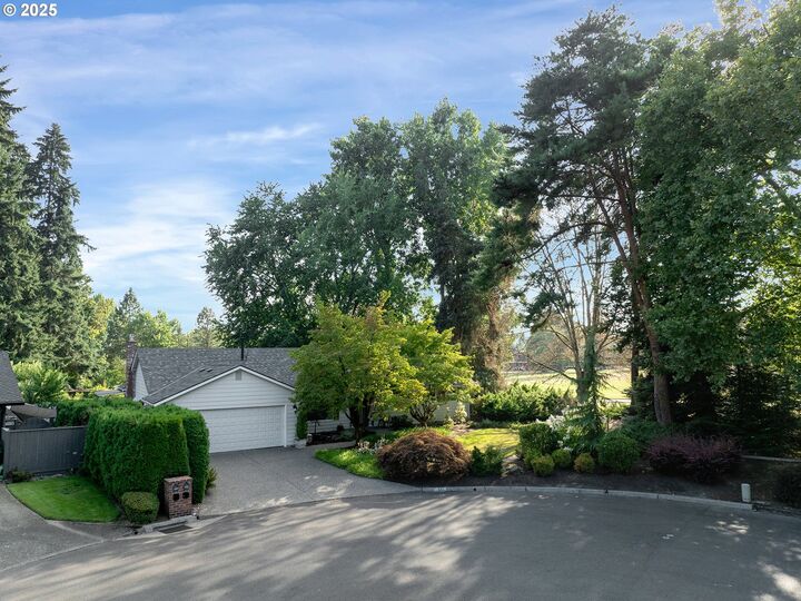 Property Photo: 4861 NW Neskowin Pl OR 97229