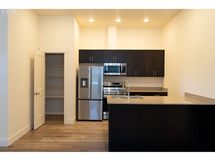 Property Photo:  325 S Idaho  OR 97239 