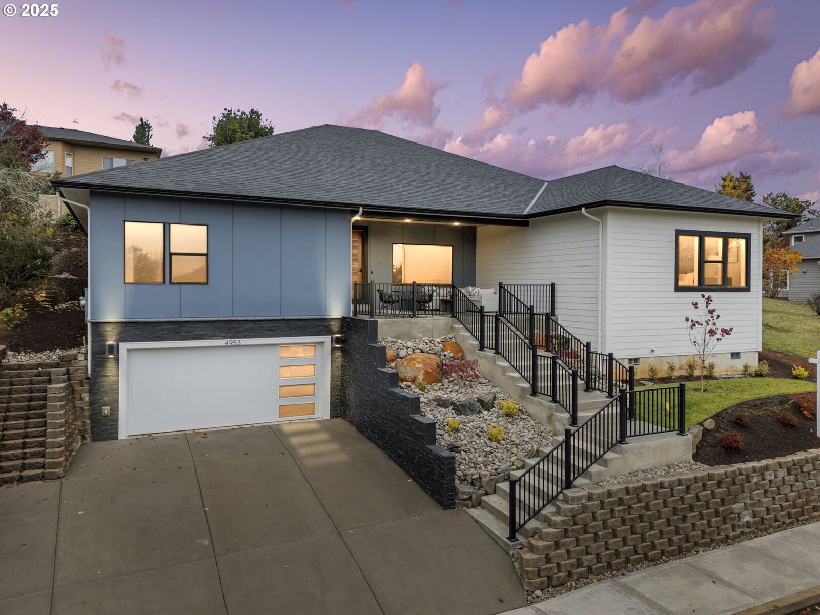 Property Photo:  4953 Southampton Dr  OR 97302 