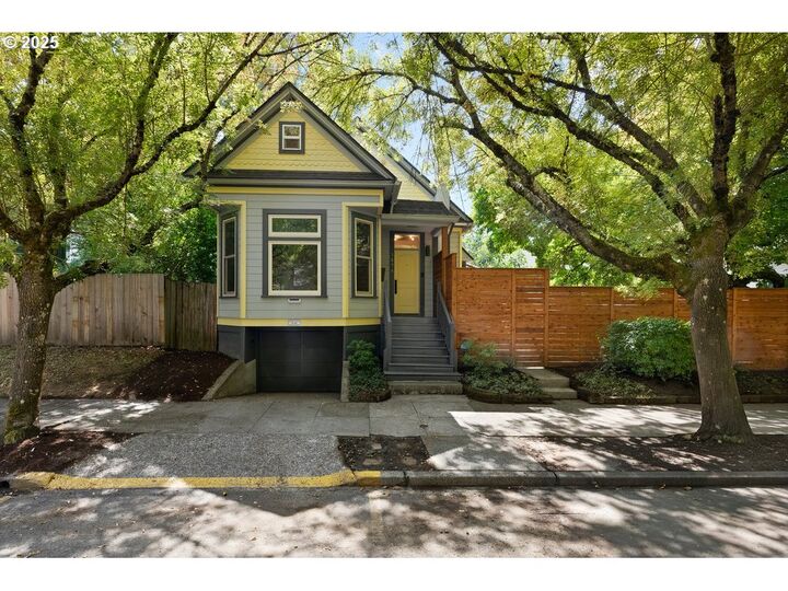 1416 SE Ash St  Portland OR 97214 photo