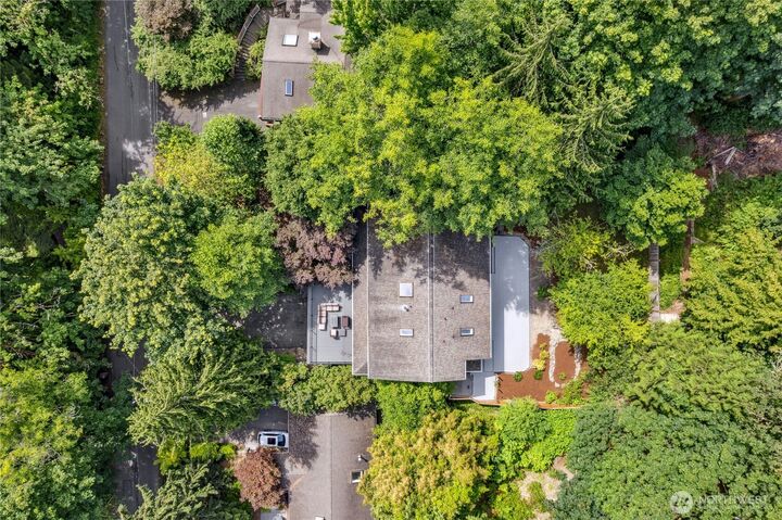 Property Photo:  17519  33rd Avenue NE  WA 98155 