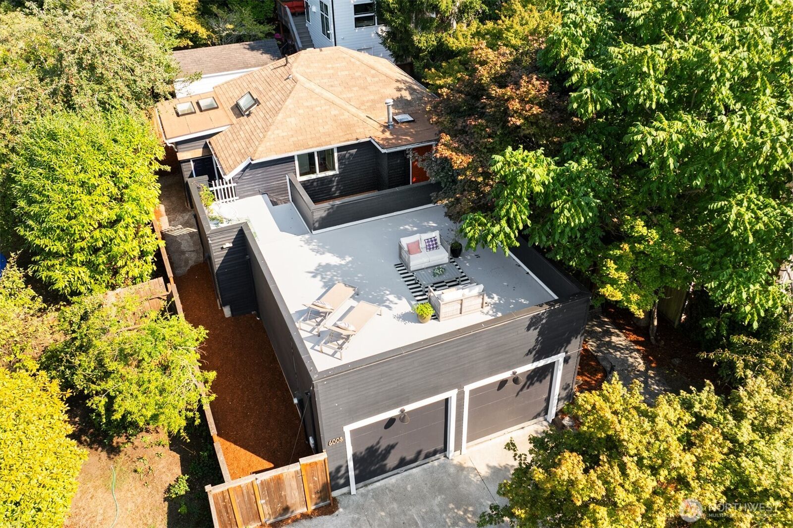 Property Photo: 6008 57th Avenue NE WA 98115