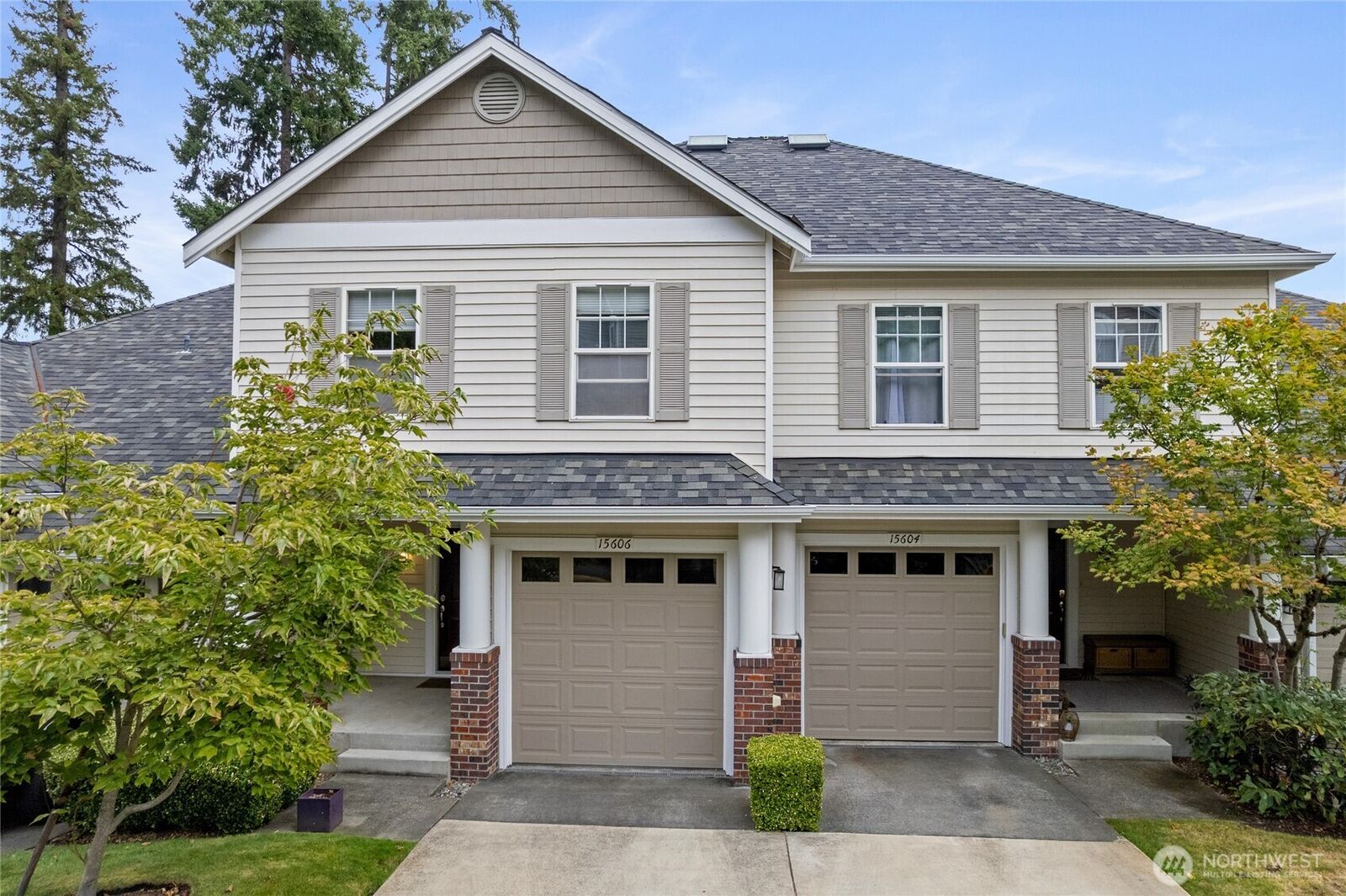 Property Photo: 15606 134th Place NE 18B WA 98072