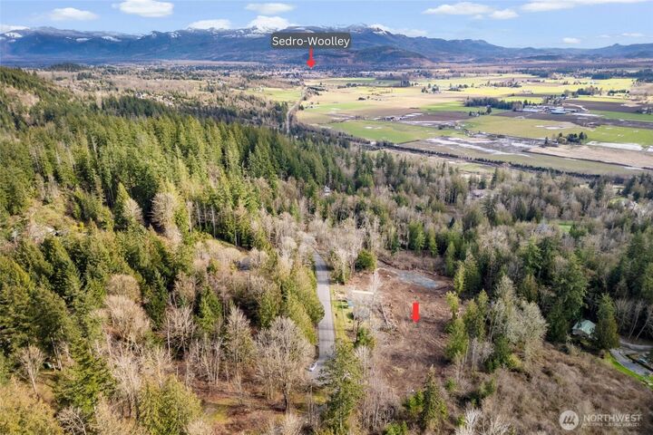 Property Photo: 7220 Cliffside Lane WA 98284